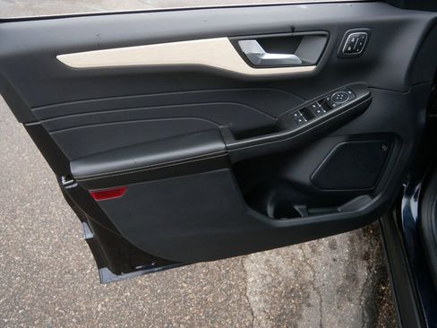 Used 2021 Ford Escape Titanium w/ Titanium Elite Package image 13