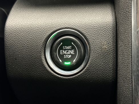 Used 2025 GMC Acadia Elevation image 23