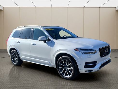 Used 2018 Volvo XC90 T6 Momentum w/ Convenience Package image 7