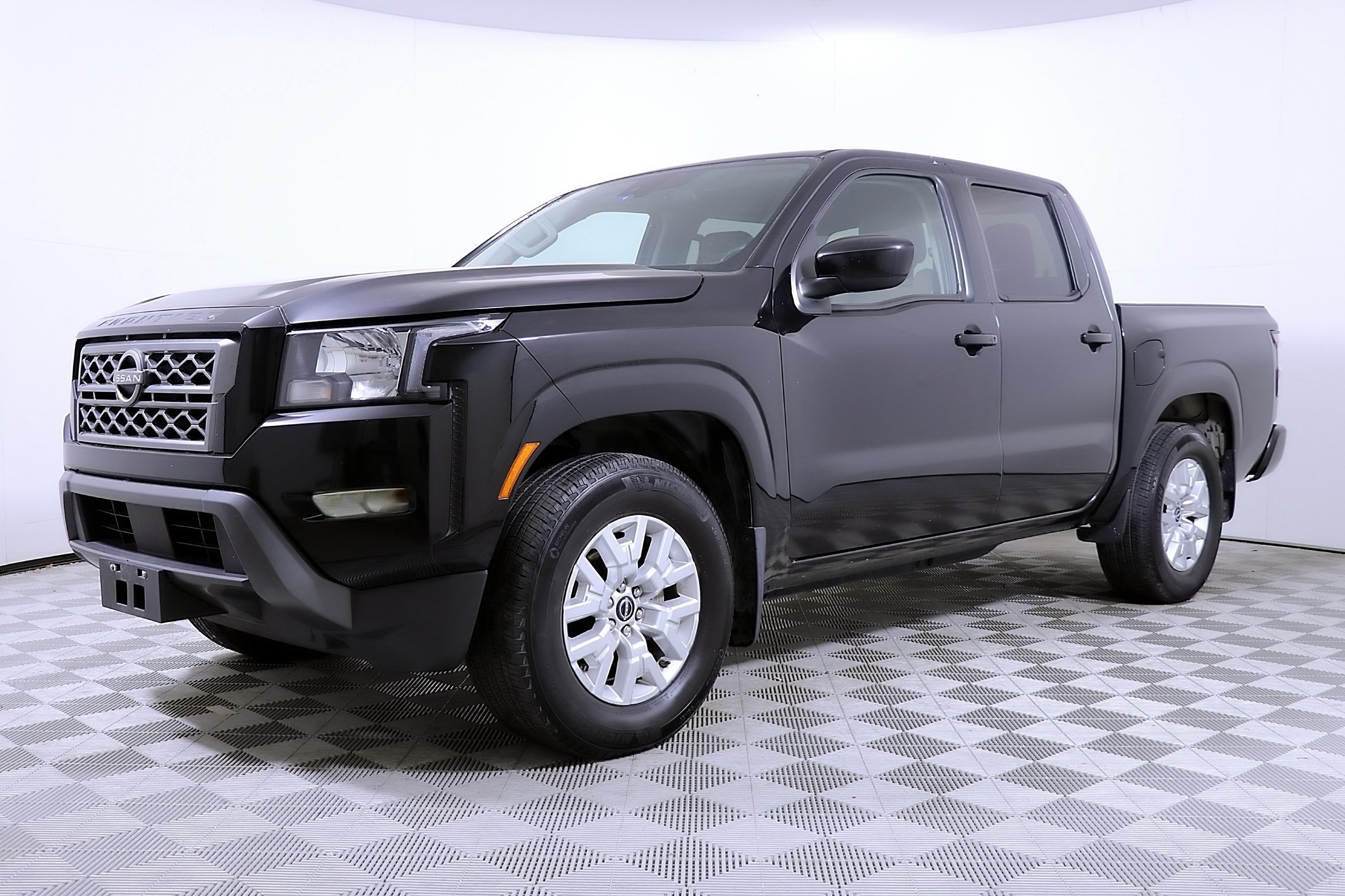 Used 2024 Nissan Frontier SV w/ SV Convenience Package RWD image 2