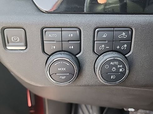 Used 2023 Chevrolet Silverado 1500 LTZ AWD/4WD image 18