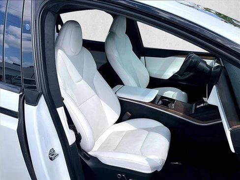 Used 2023 Tesla Model X AWD/4WD image 9