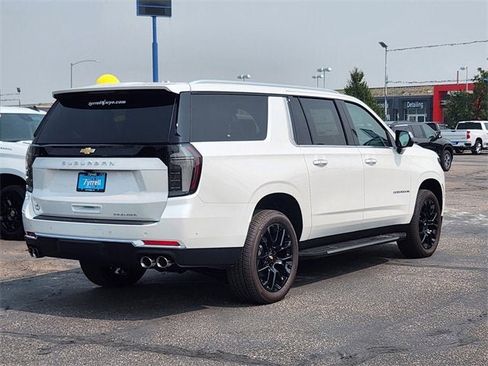 New 2025 Chevrolet Suburban Premier image 7