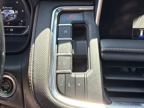 Used 2023 GMC Yukon XL AT4 w/ Technology Package AWD/4WD image 32