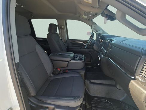 Used 2024 GMC Sierra 2500 SLE w/ SLE Convenience Package image 11