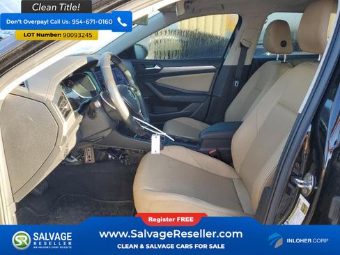 Used 2019 Volkswagen Jetta SE w/ Cold Weather Package FWD image 9