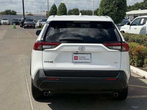 Used 2024 Toyota RAV4 LE FWD image 6