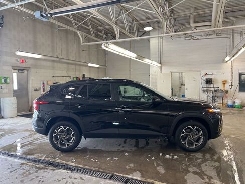 New 2026 Chevrolet Trax LT w/ Sunroof Package image 3