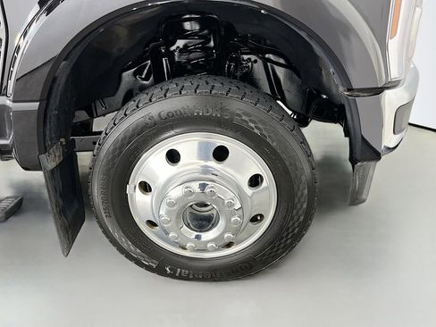 Used 2025 Ford F450 Lariat w/ Lariat Ultimate Package AWD/4WD image 39