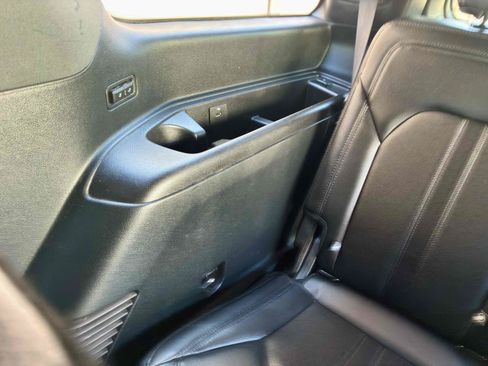 Used 2019 Ford Expedition Limited w/ Equipment Group 301A AWD/4WD image 48