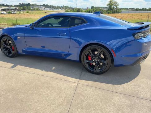 Used 2023 Chevrolet Camaro SS RWD image 3