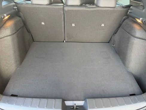 Certified 2025 Nissan Kicks SR image 9