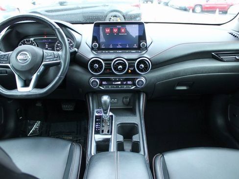 Used 2021 Nissan Sentra SR w/ SR Premium Package image 16