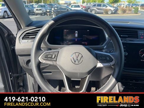 Used 2022 Volkswagen Tiguan SE image 22