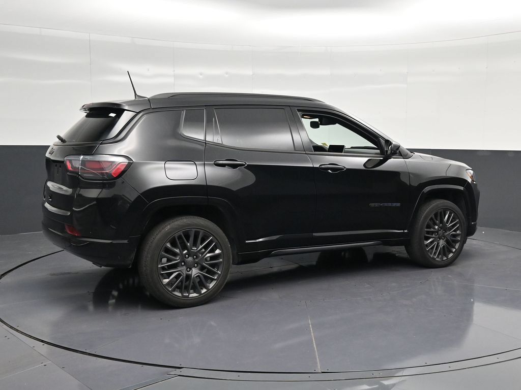 Used 2024 Jeep Compass Limited w/ High Altitude Package AWD/4WD image 3