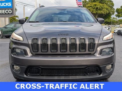 Used 2018 Jeep Cherokee Limited w/ Luxury Group image 2