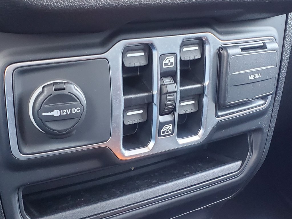 Used 2025 Jeep Wrangler Unlimited Sport S 4xe w/ Convenience Group AWD/4WD image 19