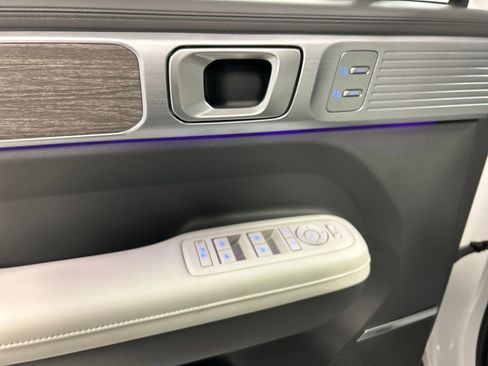 Used 2025 Hyundai Santa Fe Calligraphy image 12