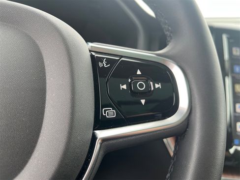 Used 2024 Volvo XC60 T8 Ultimate image 25