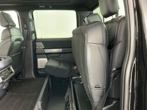 Certified 2025 Ford F450 Platinum w/ FX4 Off-Road Package image 33