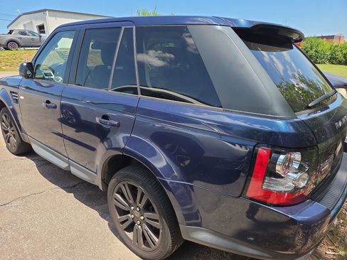 Used 2012 Land Rover Range Rover Sport HSE AWD/4WD image 3