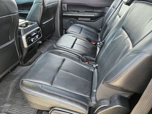 Used 2018 Ford Expedition Max XLT w/ Equipment Group 202A AWD/4WD image 29