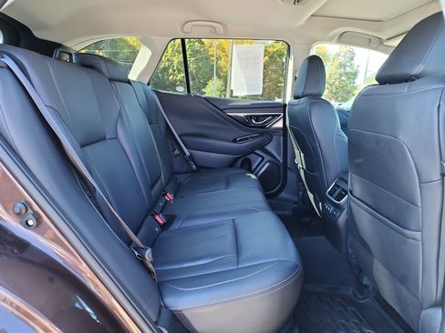 Used 2022 Subaru Outback Limited image 15