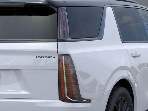 New 2026 Cadillac Escalade IQL Sport 2 w/ LPO, ONYX Package AWD/4WD image 11