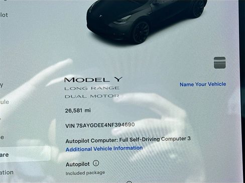 Used 2022 Tesla Model Y Long Range image 12