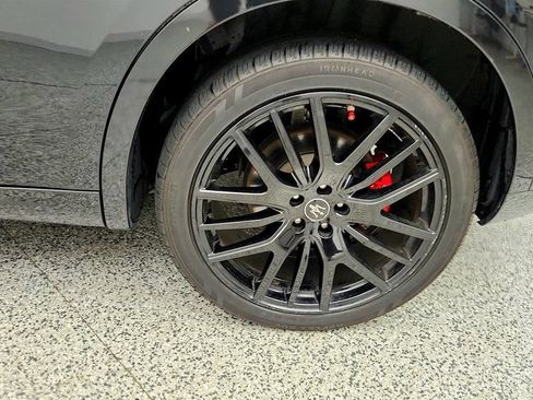 Used 2022 Maserati Levante GT AWD/4WD image 9