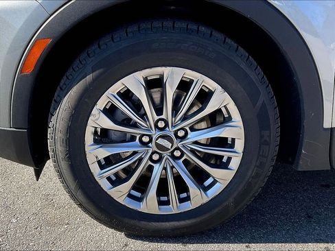 Used 2025 Cadillac XT4 Premium Luxury image 7