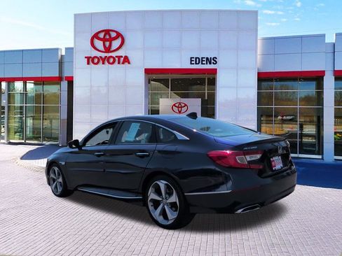 Used 2018 Honda Accord Touring image 5