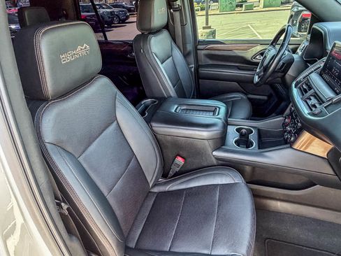 Used 2021 Chevrolet Tahoe High Country w/ Premium Package image 15