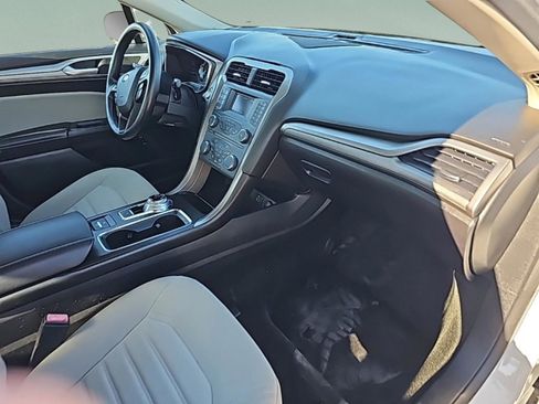 Used 2018 Ford Fusion S image 33