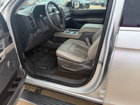 Used 2019 Ford Expedition Limited w/ Equipment Group 301A RWD image 9