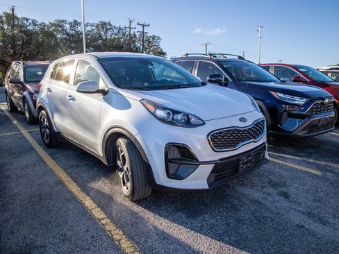 Used 2021 Kia Sportage LX image 6