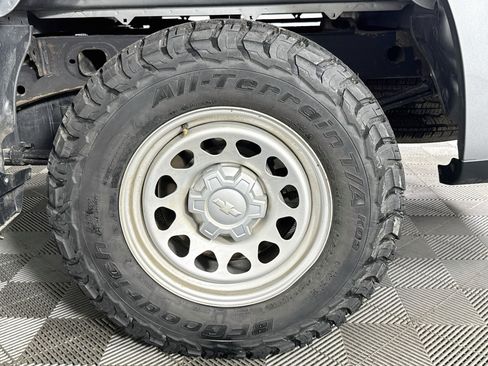 Used 2023 Chevrolet Silverado 1500 W/T w/ Trailering Package AWD/4WD image 33