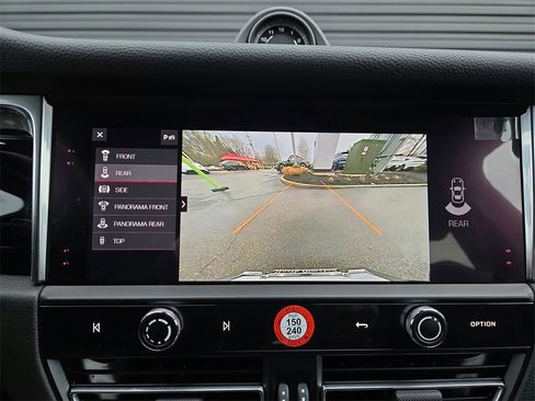 Used 2025 Porsche Macan image 12