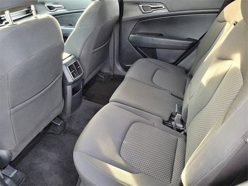 Used 2024 Kia Sportage LX image 13