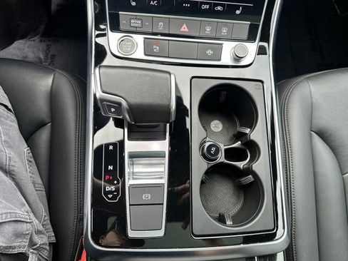 Used 2022 Audi Q7 3.0T Premium Plus w/ Premium Plus Package AWD/4WD image 24