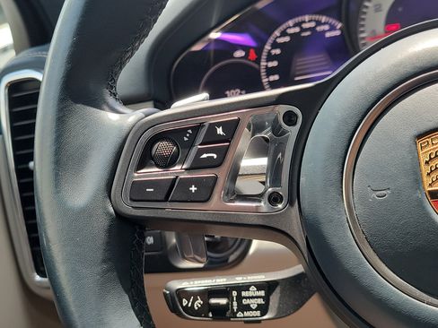 Used 2022 Porsche Cayenne Turbo AWD/4WD image 18