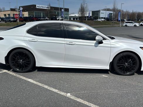 Used 2023 Toyota Camry XSE w/ Navigation Package image 3