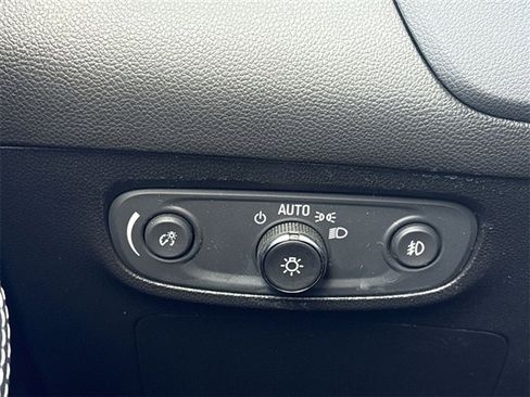 Used 2021 Buick Encore GX Preferred w/ Cold Weather Comfort Package image 17