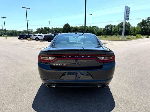 Used 2019 Dodge Charger SXT image 4