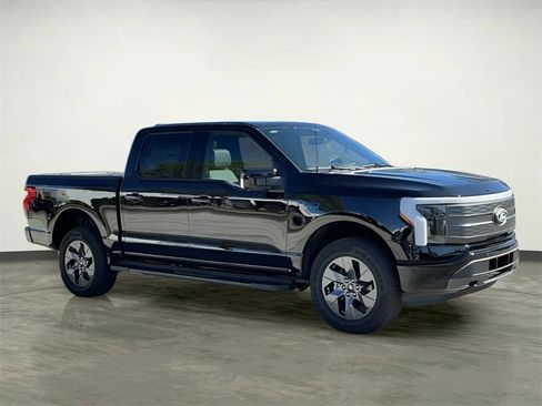 New 2025 Ford F150 Lightning Lariat image 15