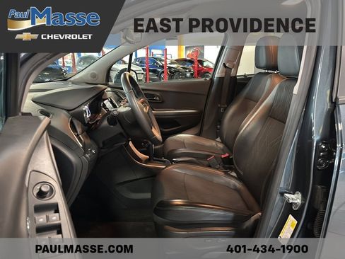 Used 2021 Chevrolet Trax LT w/ Driver Confidence Package image 16