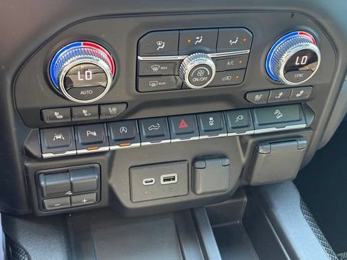 Used 2021 GMC Sierra 1500 AT4 w/ AT4 Premium Package AWD/4WD image 22