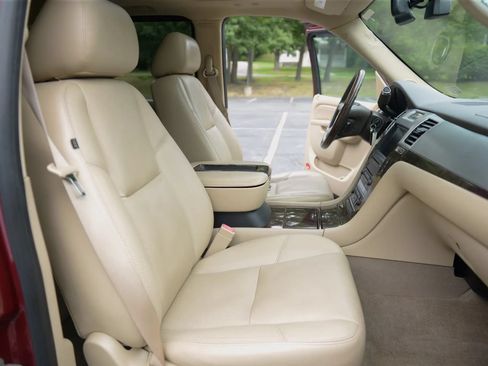 Used 2010 Cadillac Escalade Luxury AWD/4WD image 84