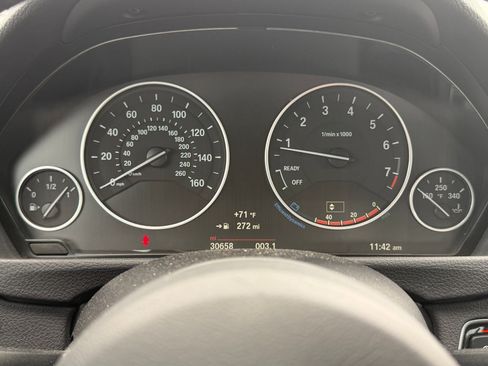 Used 2017 BMW 320i Sedan RWD image 17