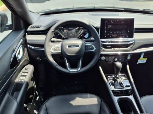 New 2026 Jeep Compass Latitude AWD/4WD image 5